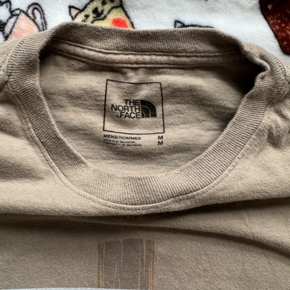 Men’s North Face Tee Shirt - Picture 2 of 3